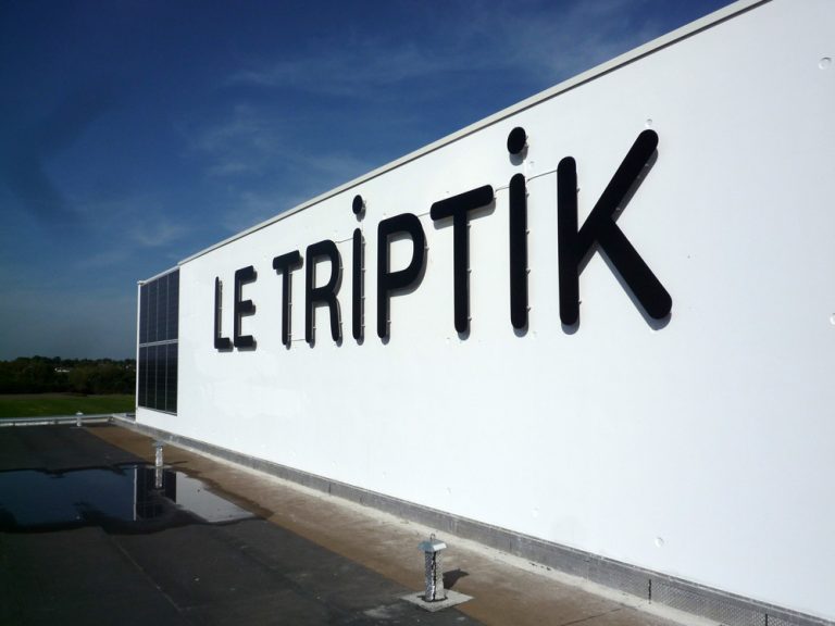 signalétique façade triptik à Acigné